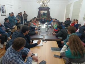 Dirigenta Kawésqar pidió a Contraloría investigar planes de manejo de Conaf