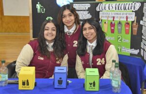 Feria Medioambiental en Liceo Monseñor Fagnano