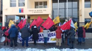 Trabajadores del Sename recibieron con marchas a directora de implementación del nuevo servicio