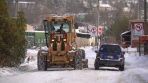 Más de 150 toneladas de sal ha esparcido el municipio en las calles de Punta Arenas