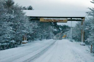 Sobre 30 centímetros de nieve han caído durante los últimos tres días en Puerto Williams