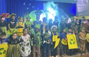 Estudiantes celebran el Día del Medio Ambiente
