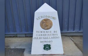 Nueva imagen del Monolito al Teniente de Carabineros Julio Gallardo en Puerto Natales
