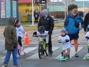 La energía se tomó las calles de Porvenir con la Corrida Familiar 130° Aniversario