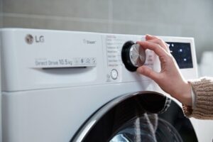 LG entrega 5 consejos para lavar ropa gruesa en invierno