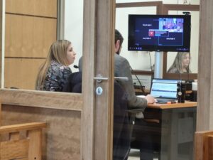 Posponen juicio por injurias contra consejera regional