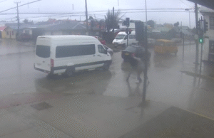 Cámaras revelan que chofer de bus escolar fue quien inició golpiza contra joven