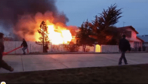 Incendio destruyó vivienda en Porvenir