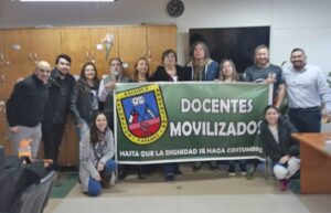 Docentes locales se unen a movilización para darle un “paralé” al maltrato