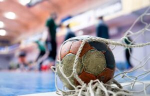Apoderados del programa Promesas Chile Balón Mano Punta Arenas denuncian falta de compromiso de las autoridades
