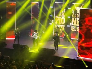 Los Pioneros del Sur ponen el ritmo en la primera noche del festival