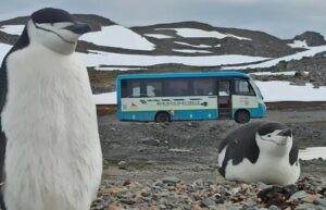 Presentan el primer bus eléctrico de la historia que operará en la Antártica