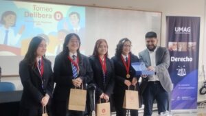 “Kimün” del Liceo María Auxiliadora ganó la final regional del Torneo Delibera 2024