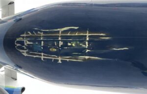 Nuevo avión de DAP sufre emergencia al impactar su fuselaje contra pista