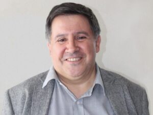 Director (s) de Salud pone “paños fríos”: asegura que proyectos ya están en marcha