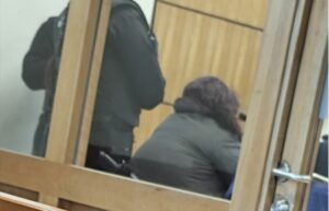 Detienen a mujer que agredió a guardia del Hospital Clínico