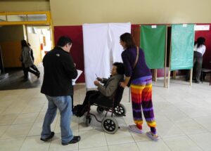 Planillas para el tacto, voto asistido y más: Servel ultima detalles para las elecciones