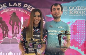 Ariela Mansilla y Pedro Chelech fueron los grandes ganadores de la carrera de ciclismo Villa Tehuelches-Punta Arenas