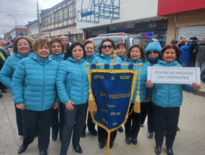 Adultos mayores protagonizaron desfile dominical en la Plaza