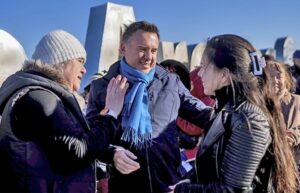 Propone ley para que condenados o con órdenes de arresto no entren a Magallanes