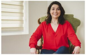Candidata Daniela Arecheta establece como “prioritario” el trabajo con adultos mayores