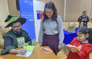 Escritor lanzó libro infantil que cuenta la historia de un milodón