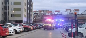 Dos lesionados dejó incendio que afectó departamento en Condominio Pioneros 5