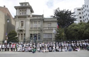Un centenar de magallánicas se convocaron en “mujerazo” en apoyo a Verónica Aguilar