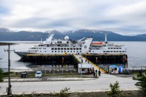Trabajadores esperan que futuro muelle de Williams sea administrado por la EPA