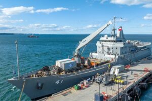 AP 41 “Aquiles” inició su viaje hacia la Antártica para realizar comisión científica