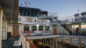 Tabsa llama a evitar botar basura en baños del ferry Pataghon