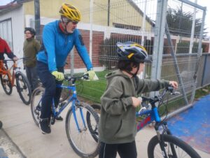 Comunidad educativa del Nobelius realizó actividad recreativa para mejorar convivencia