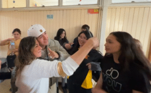 Inesperada visita de Pailita a su querida Escuela España