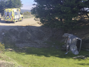 Madre e hijos volcaron en sector Leñadura