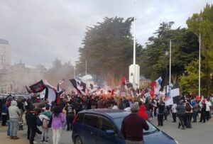 Funcionario de Carabineros sumariado por celebrar título de Colo Colo