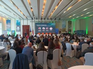 Con más de 60 expositores de 15 países comenzó la Cumbre de Turismo Sustentable en Magallanes