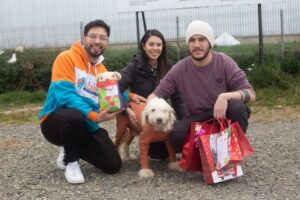 Regalos y amor para el Centro de Rescate Canino