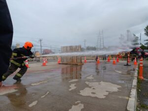 Las postales que dejó el ejercicio anual de los Bomberos de Punta Arenas