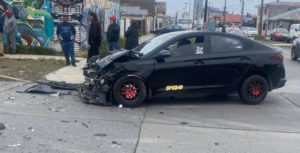 Cuantiosas pérdidas dejó accidente en el Barrio Prat