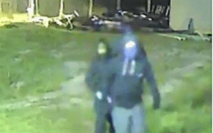 Con armas de fuego asaltan casa y atacan a su propietario