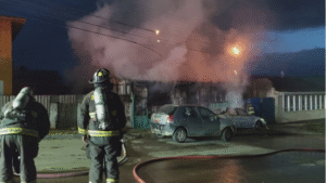 Voraz incendio en el Barrio 18 cobró una vida y dejó a dos personas graves