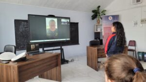Estudiantes tuvieron contacto con base Prat