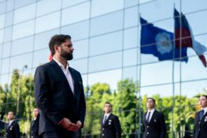 “Los presidentes pasan,  pero los pueblos quedan”