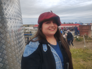 Joven de 27 años fue la primera mujer en esquilar en competencia “carancho”