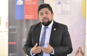 Seremi se distancia del debate por salario de profesores