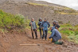 Las Torres Patagonia busca construir dos puentes para el nuevo sendero a Base Torres