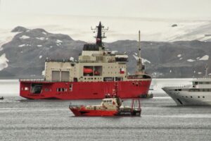 Integrantes del Programa Nacional de Ciencia Antártica llegan al continente blanco