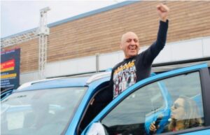 Ganadores de “Fin de año con todo sino pa’ que” recibirán sus automóviles