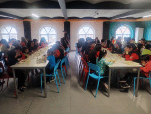 250 niños de la Colonia Salesiana reciben colaciones por parte de Junaeb
