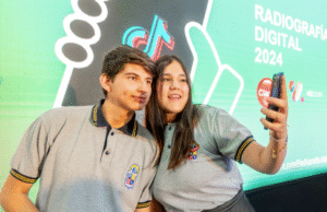 Niños y adolescentes pasarían más de 4 horas diarias en internet durante las vacaciones